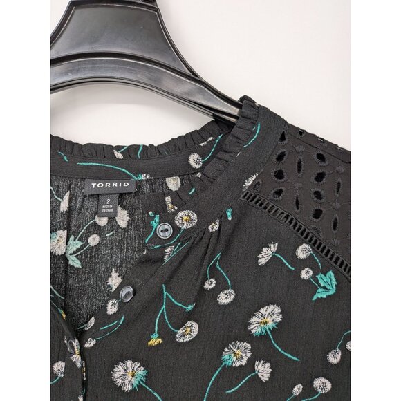 Torrid 1/4 Button Up Top Size 2X Crinkle Gauze Floral Eyelet Tunic Casual Office - Picture 4 of 11